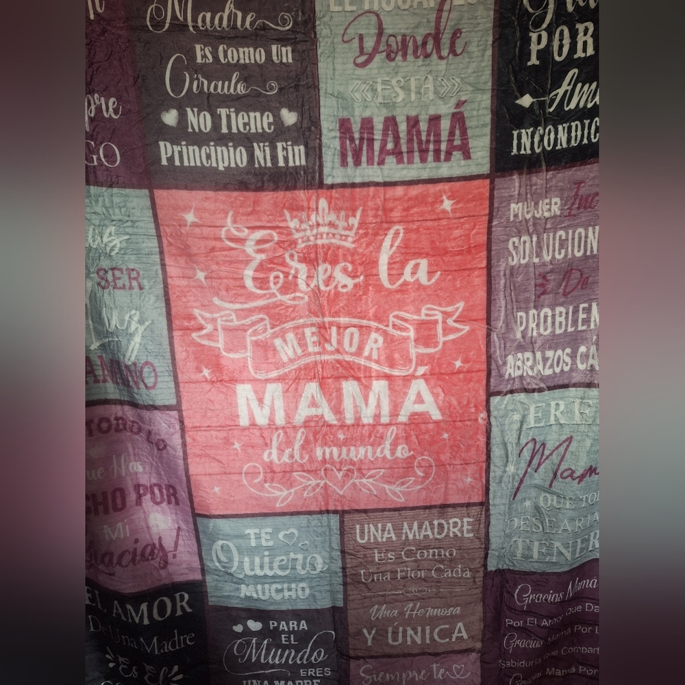 NWOT Espanol Mama Soft Plush Throw Blanket 50x60 - Picture 3 of 3